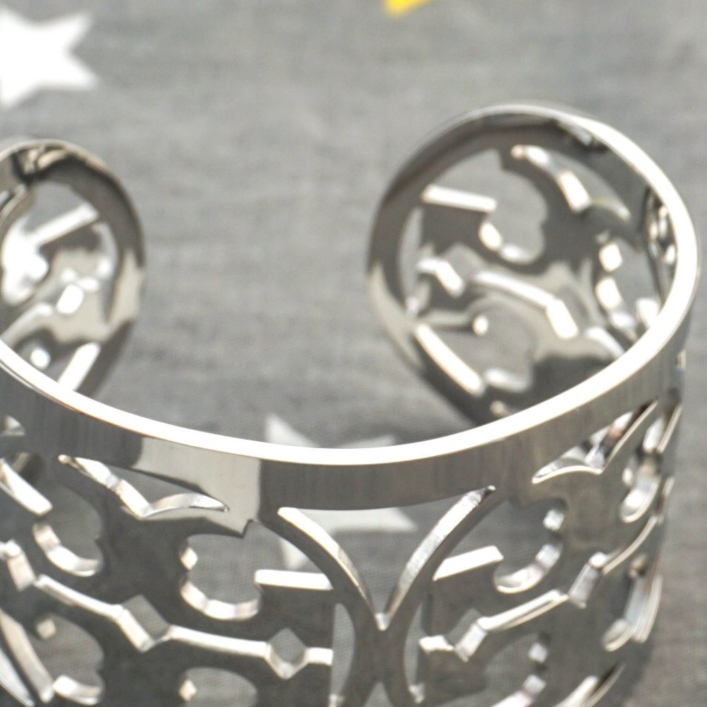 Tory Burch Reva Cut Out Logo Cuff Bracelet in Silver (Brand New with Dust Bag) - Picture 7 of 7